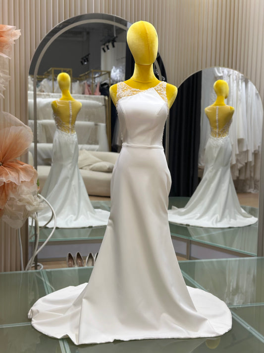 BG-WED-AME-10105 WEDDING GOWN LUX FABRIC HALF LACE SIZE S BUST 83 WAIST 66