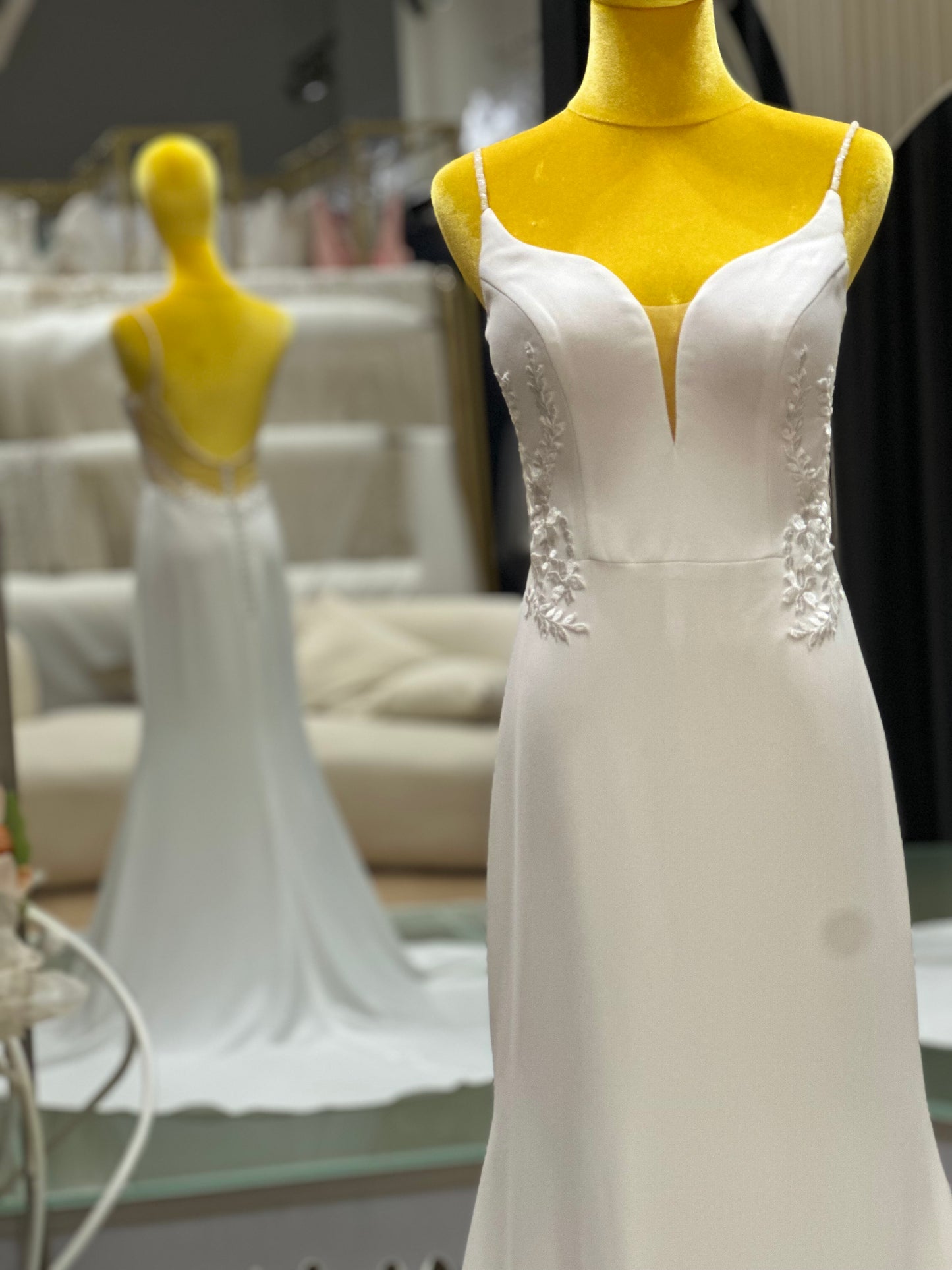 BG-WED-AME-10106 WEDDING GOWN LUX FABRIC HALF LACE SIZE L BUST 86 WAIST 71