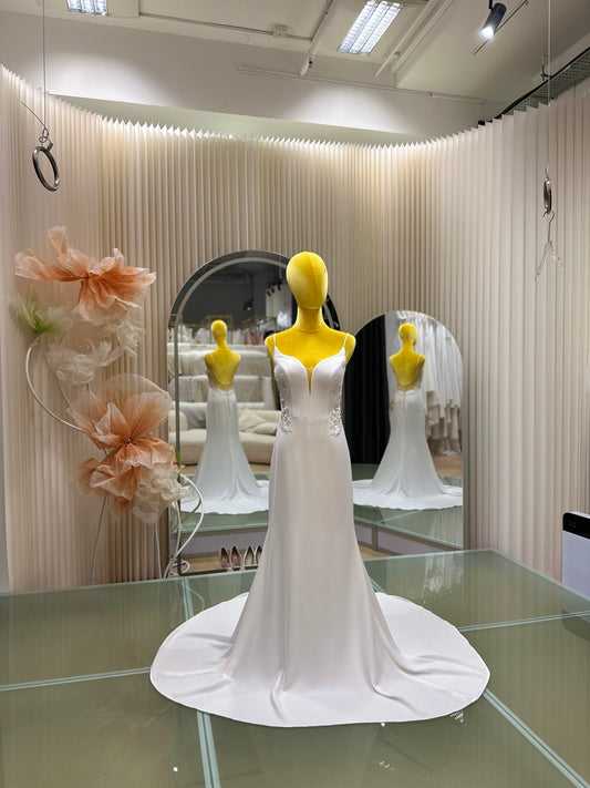 BG-WED-AME-10106 WEDDING GOWN LUX FABRIC HALF LACE SIZE L BUST 86 WAIST 71