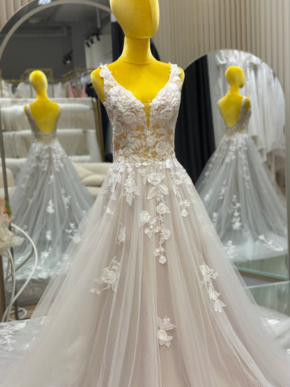 BG-WED-AME-10107 WEDDING GOWN LUX FABRIC FULL LACE SIZE L BUST 89 WAIST 73