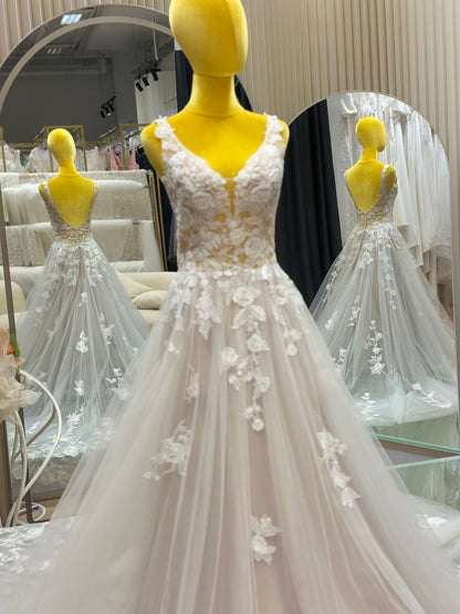 BG-WED-AME-10107 WEDDING GOWN LUX FABRIC FULL LACE SIZE L BUST 89 WAIST 73