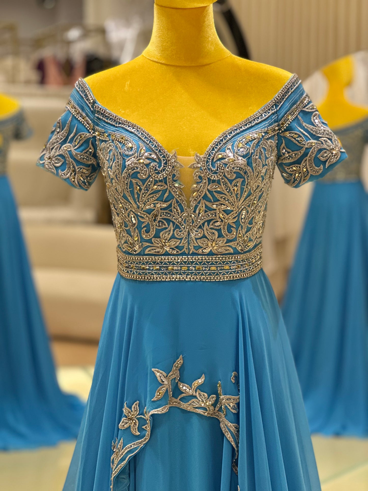 EG-AME-10011 EVENING GOWN PREMIUM FABRIC HALF LACE WITH BEADS SIZE L BUST 88 WAIST 72