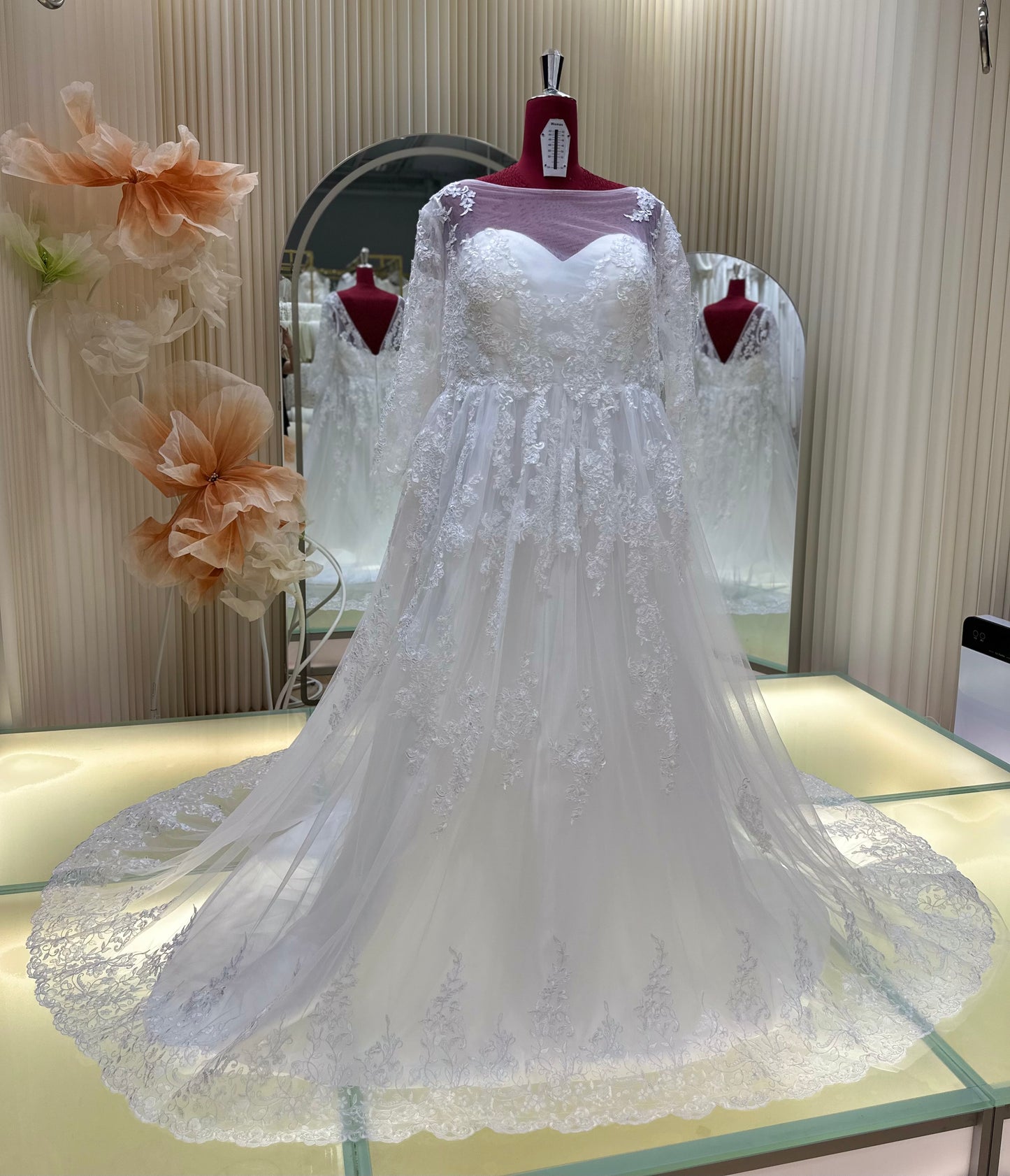 BG-WED-AME-10110 WEDDING GOWN PREMIUM FABRIC FULL LACE BUST 136 WAIST 122