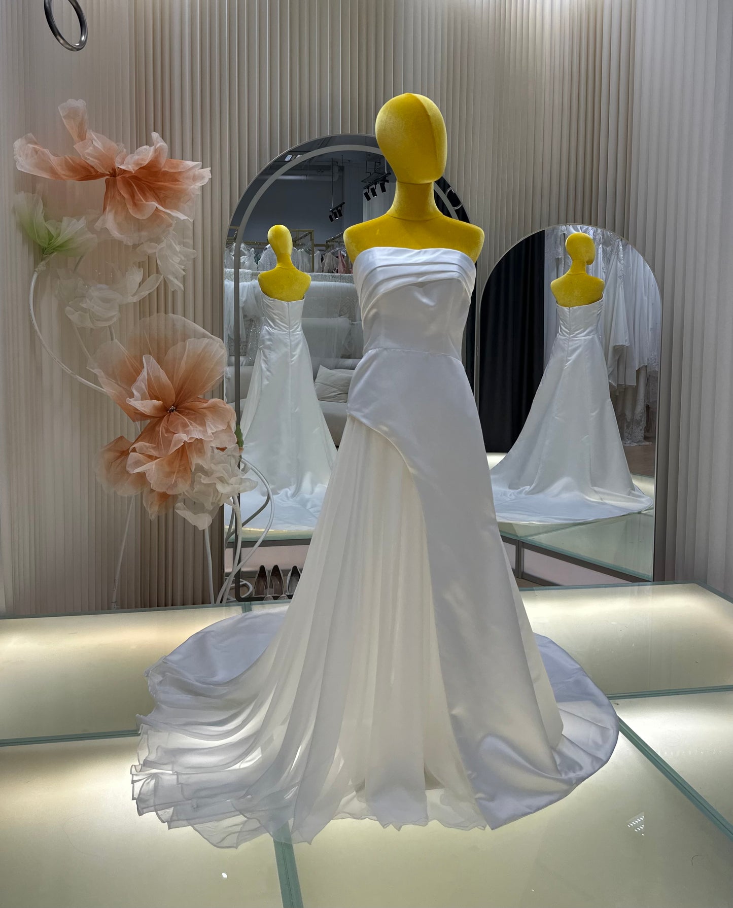 BG-WED-AME-10111 WEDDING GOWN PREMIUM FABRIC PLAIN WITH PLEATED SIZE XL BUST 91 WAIST 77