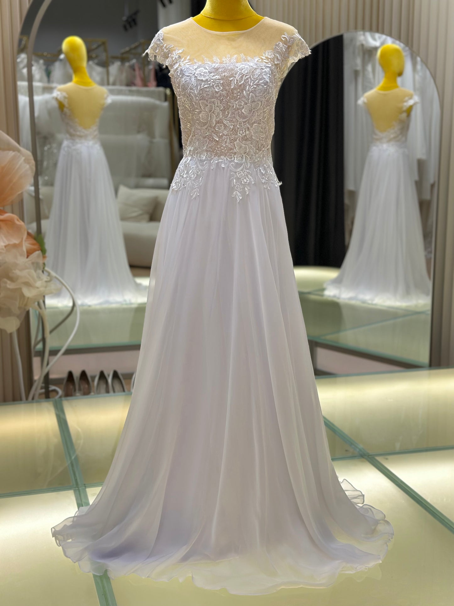 BG-WED-AME-10114 WEDDING GOWN FABRIC HALF LACE SIZE L BUST 89 WAIST 72