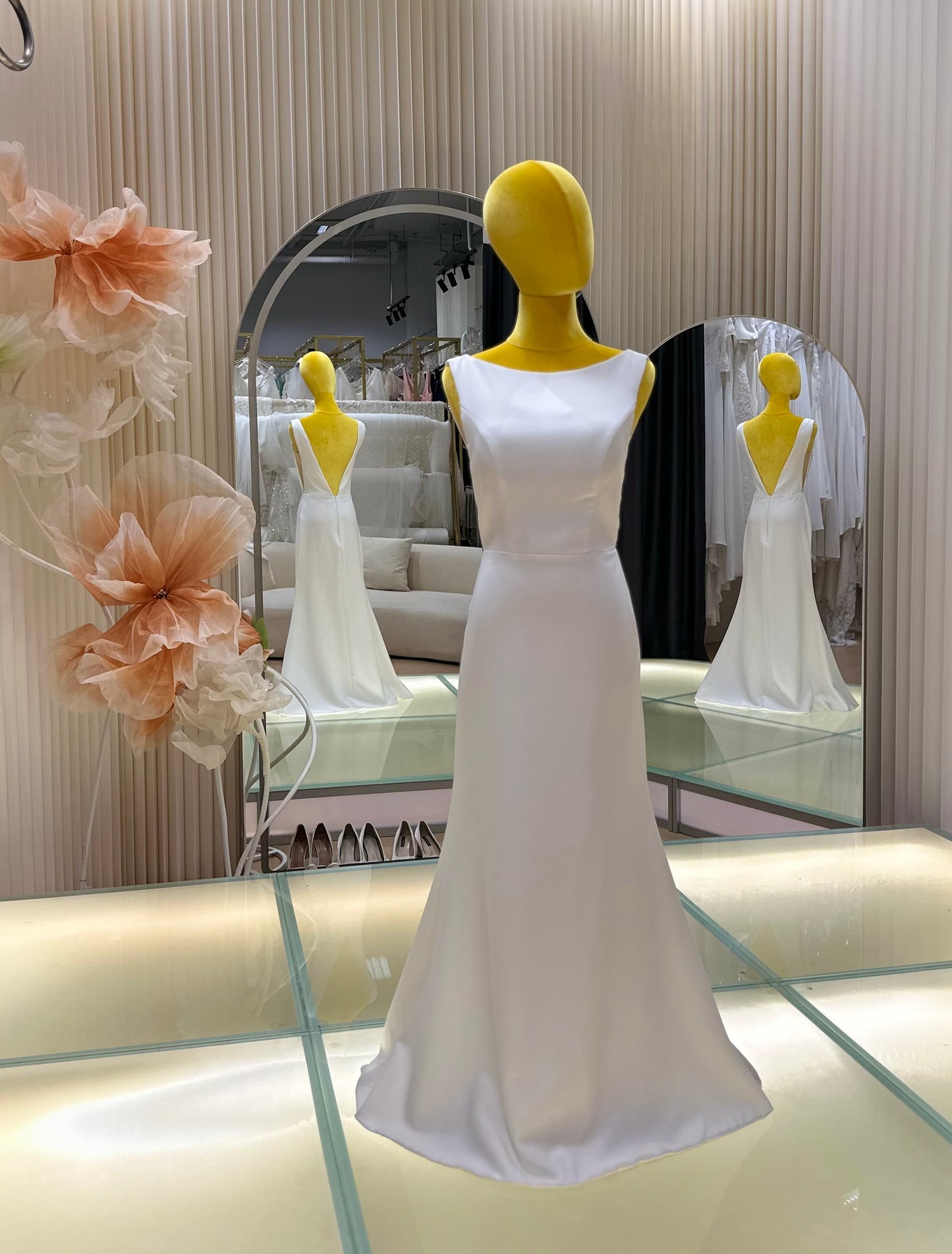 BG-WED-AME-10115 WEDDING GOWN FABRIC PLAIN WITH PLEATED SIZE L BUST 89 WAIST 70