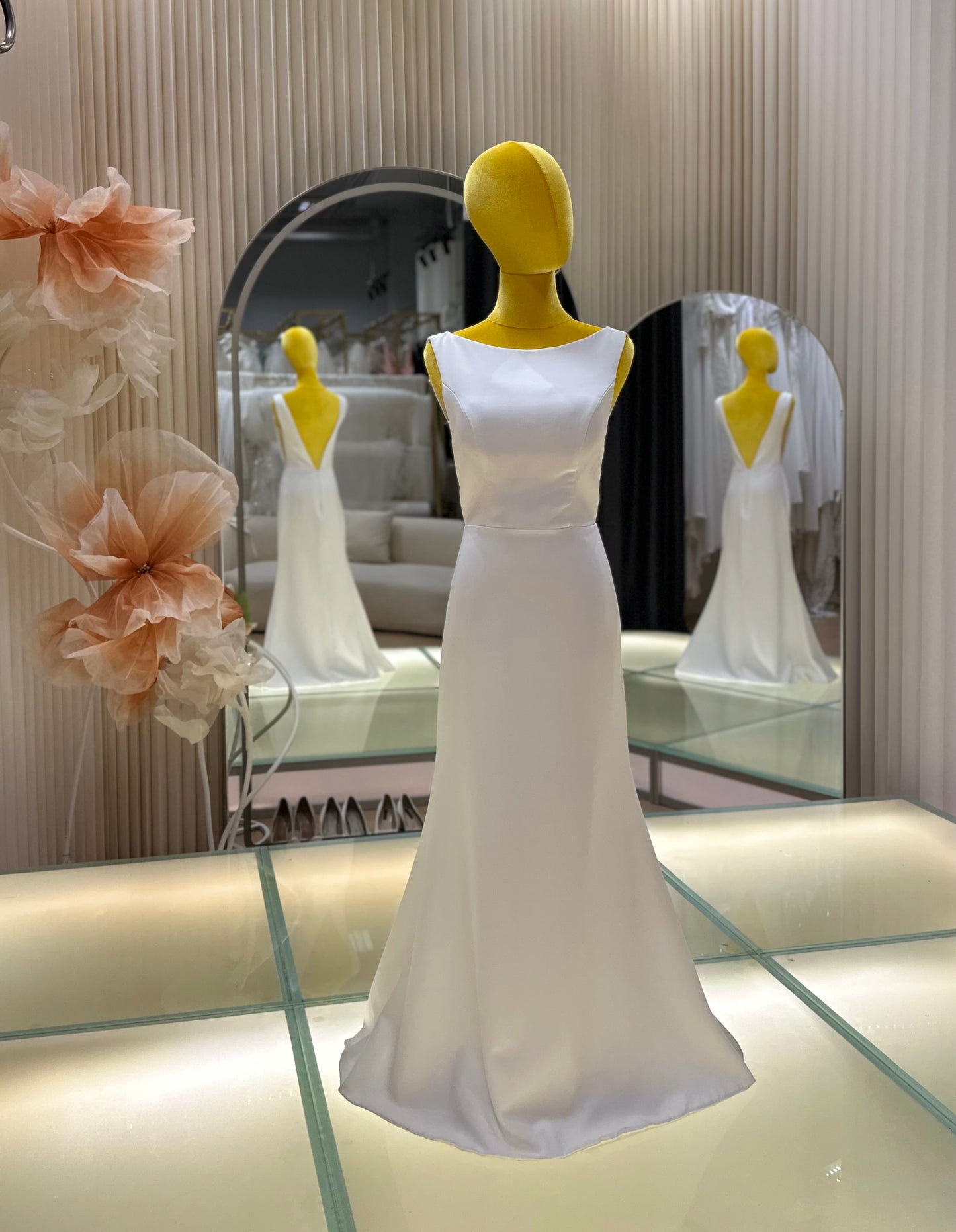 BG-WED-AME-10115 WEDDING GOWN FABRIC PLAIN WITH PLEATED SIZE L BUST 89 WAIST 70