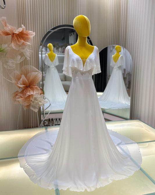 BG-WED-AME-10116 WEDDING GOWN FABRIC PLAIN WITH PLEATED SIZE M BUST 84 WAIST 69