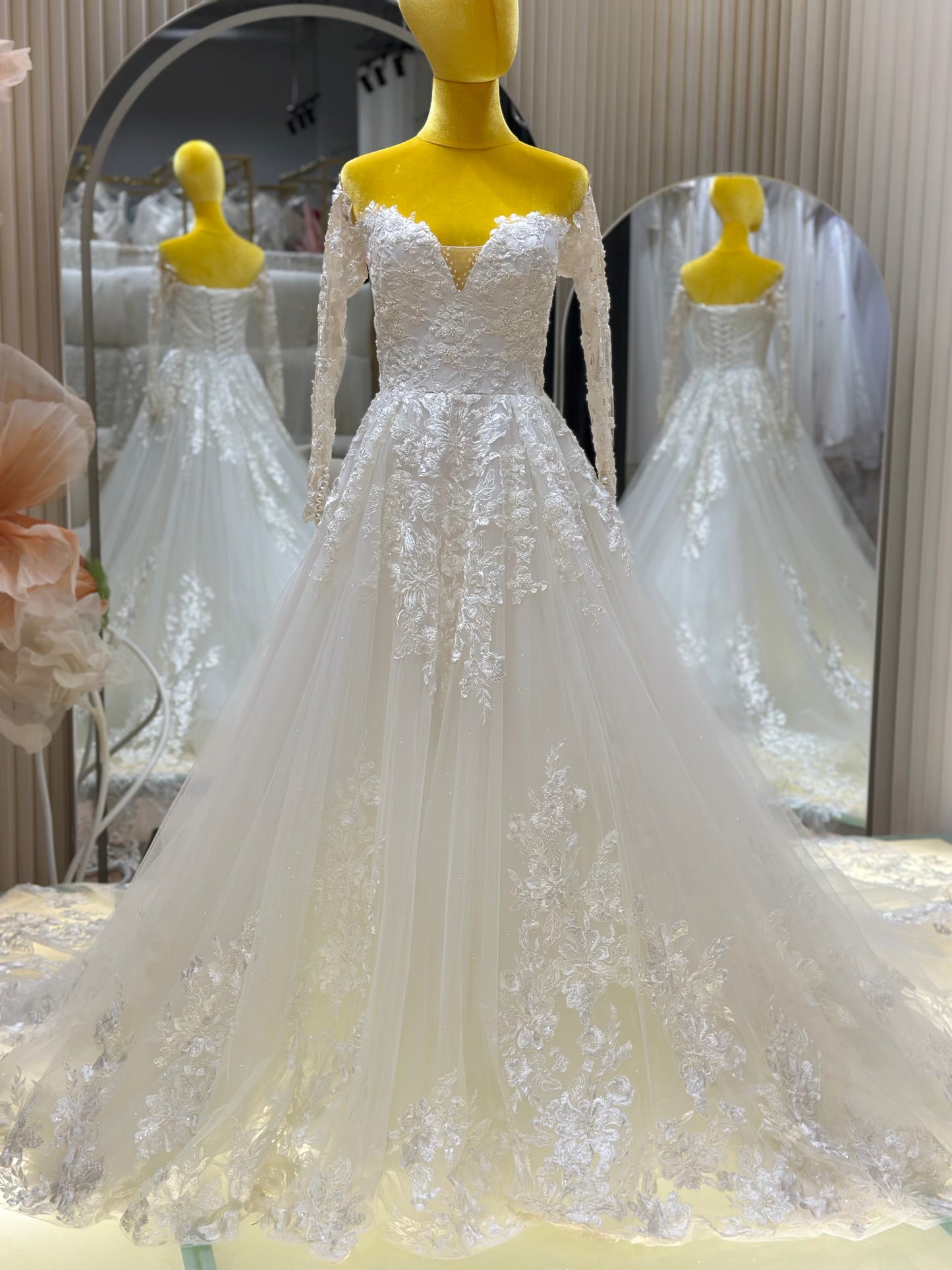 BG-WED-AME-10118 WEDDING GOWN LUX FABRIC FULL LACE SIZE XS-XL BUST 78-94 WAIST 66-76