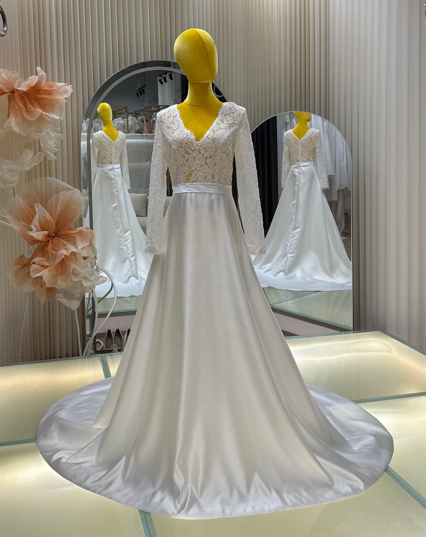 BG-WED-AME-10121 WEDDING GOWN FABRIC HALF LACE SIZE XL BUST 96 WAIST 75