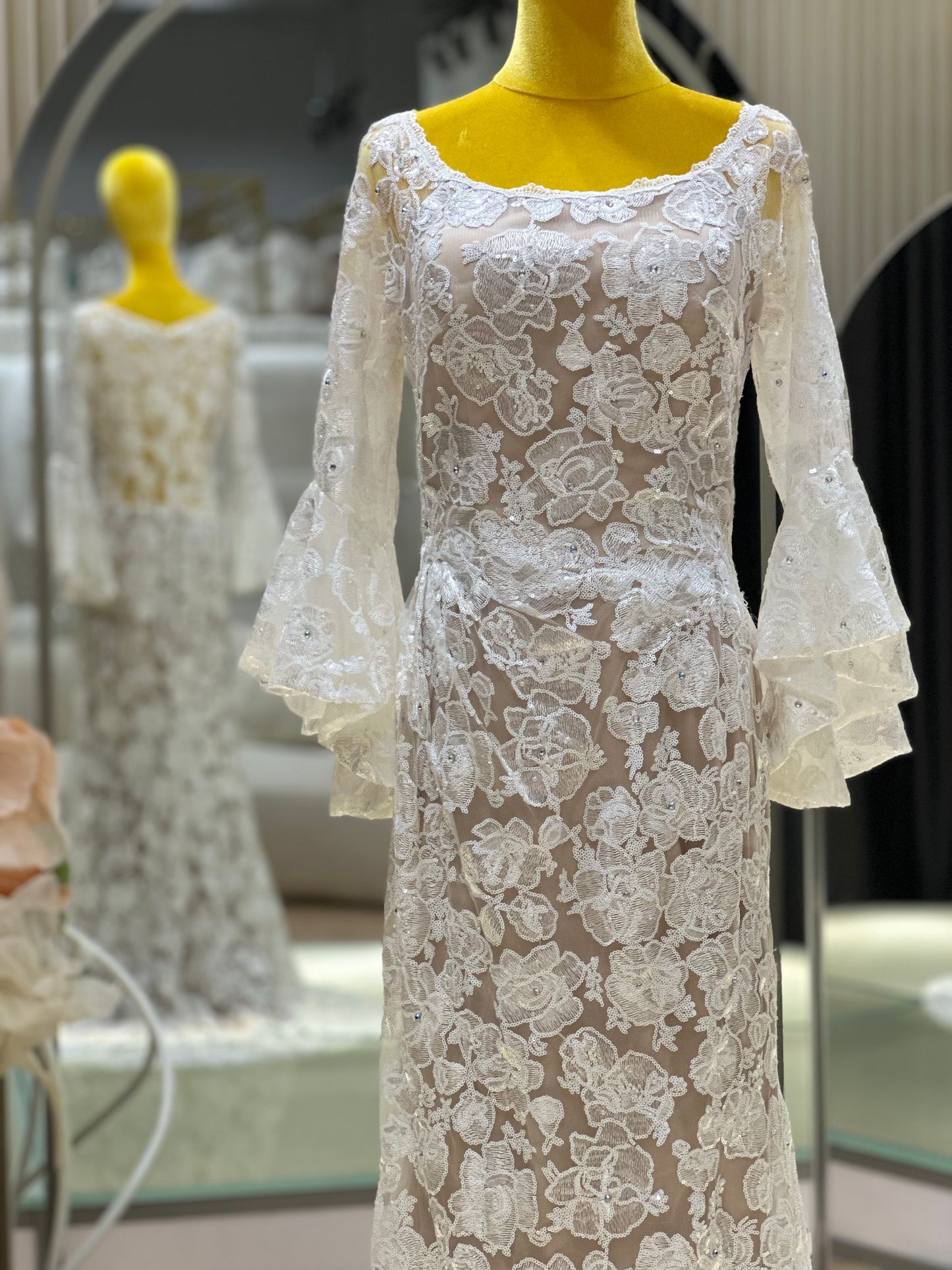 BG-WED-AME-10122 WEDDING GOWN PREMIUM FABRIC FULL LACE SIZE 4XL BUST 102 WAIST 85