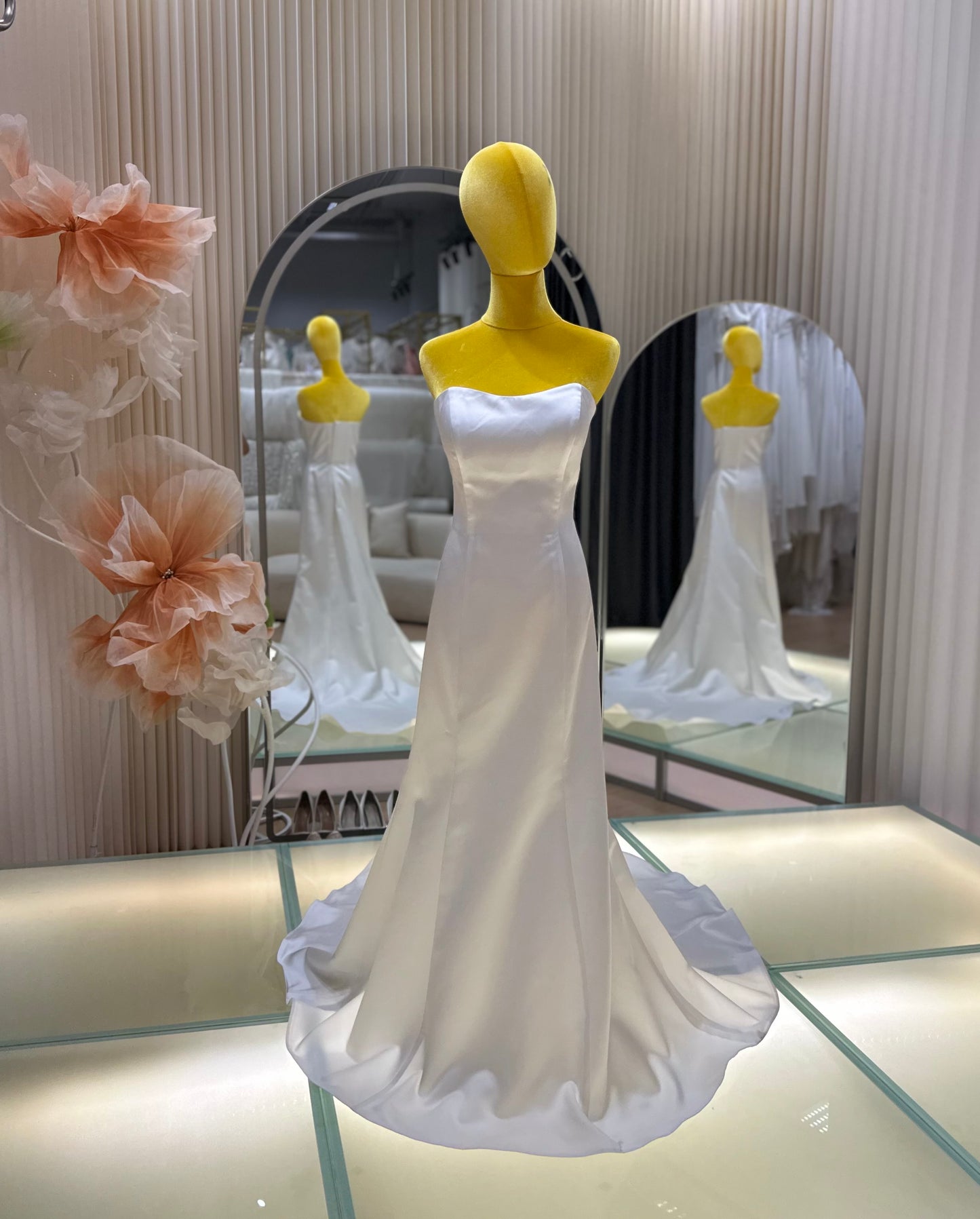 BG-WED-AME-10124 WEDDING GOWN PREMIUM FABRIC PLAIN WITH PLEATED SIZE XL BUST 93 WAIST 77