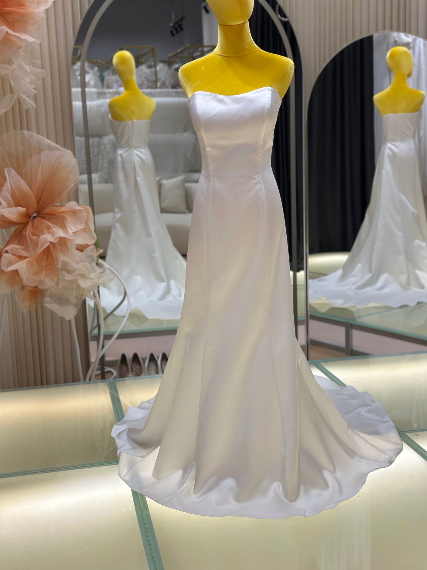 BG-WED-AME-10124 WEDDING GOWN PREMIUM FABRIC PLAIN WITH PLEATED SIZE XL BUST 93 WAIST 77