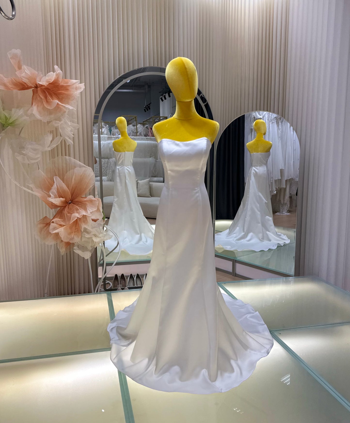 BG-WED-AME-10124 WEDDING GOWN PREMIUM FABRIC PLAIN WITH PLEATED SIZE XL BUST 93 WAIST 77