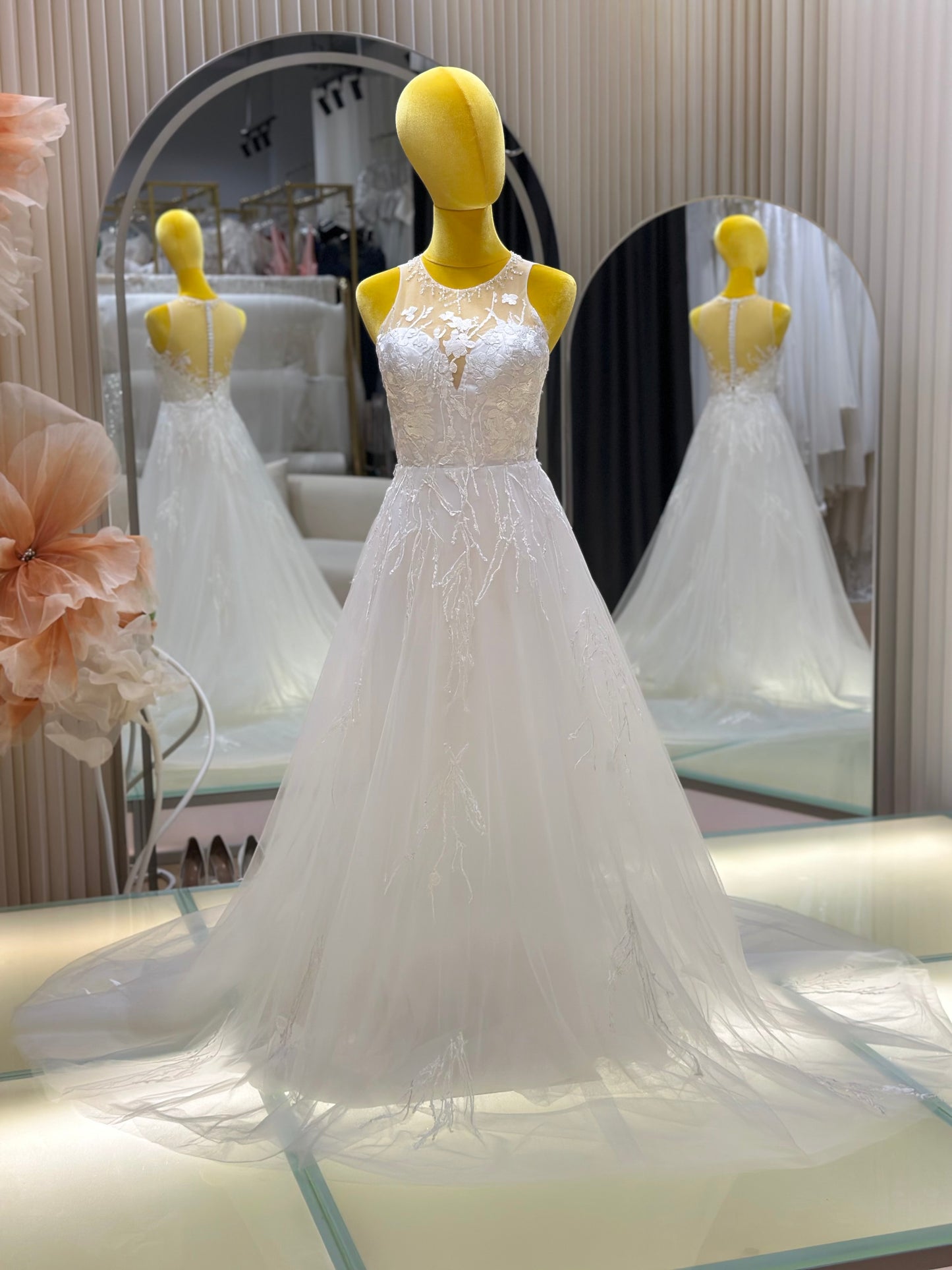 BG-WED-AME-10125 WEDDING GOWN PREMIUM FABRIC FULL LACE WITH BEADS SIZE M BUST 84 WAIST 69