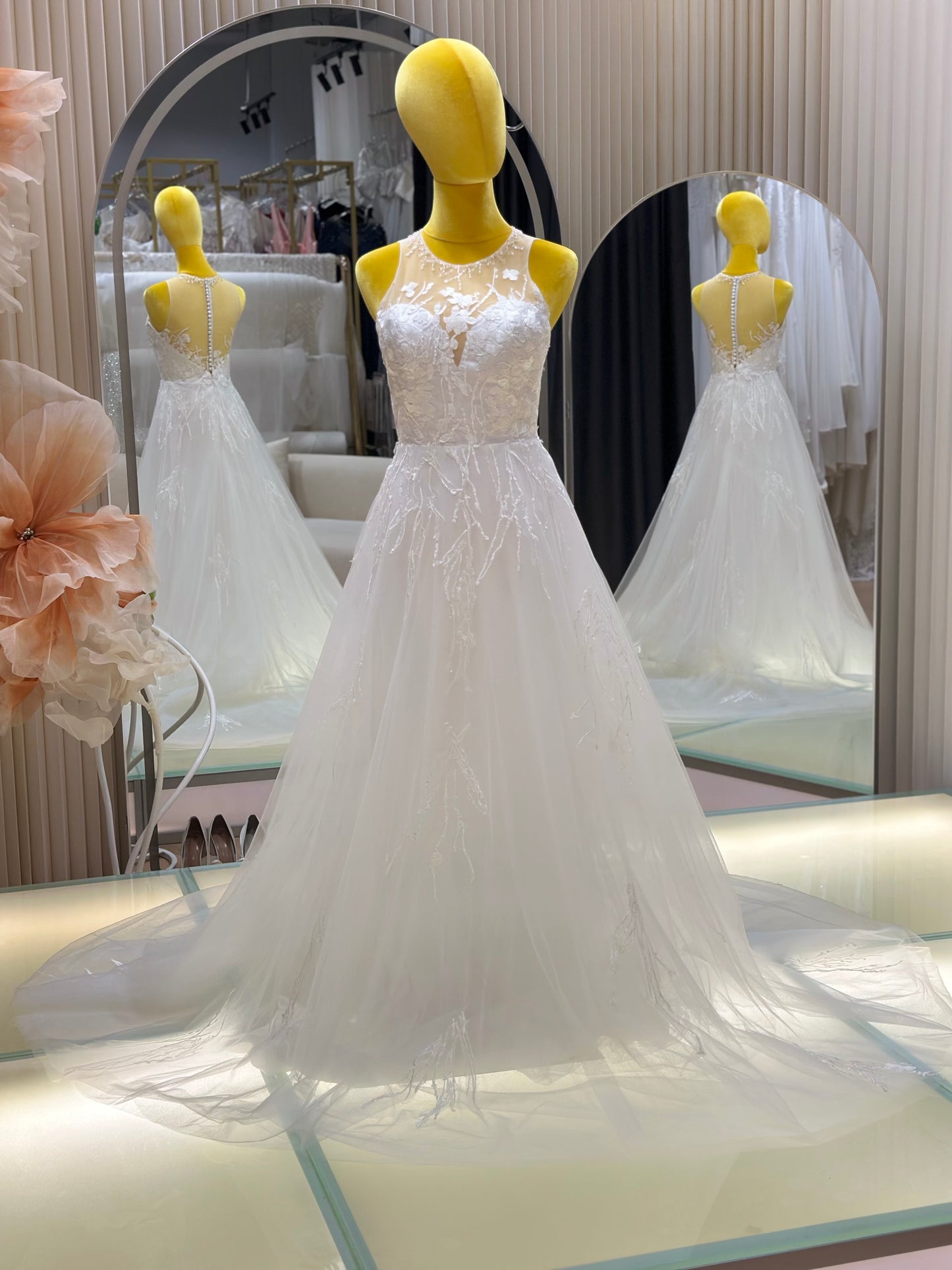 BG-WED-AME-10125 WEDDING GOWN PREMIUM FABRIC FULL LACE WITH BEADS SIZE M BUST 84 WAIST 69