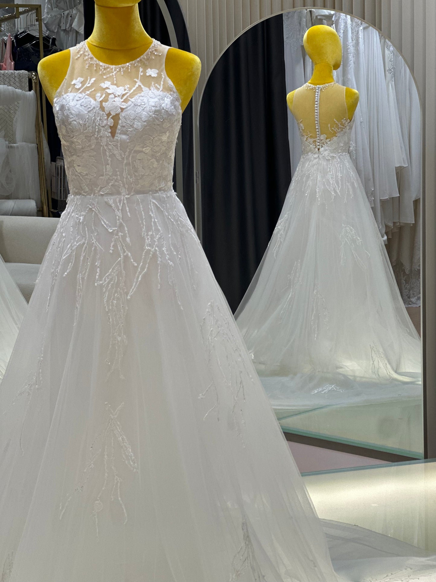 BG-WED-AME-10125 WEDDING GOWN PREMIUM FABRIC FULL LACE WITH BEADS SIZE M BUST 84 WAIST 69