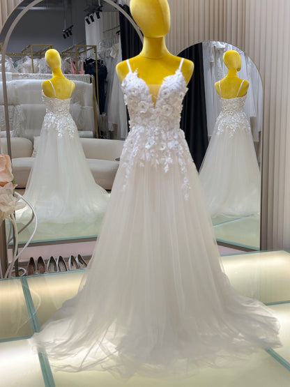 BG-WED-AME-10126 WEDDING GOWN FABRIC HALF LACE WITH BEADS SIZE M BUST 85 WAIST 69