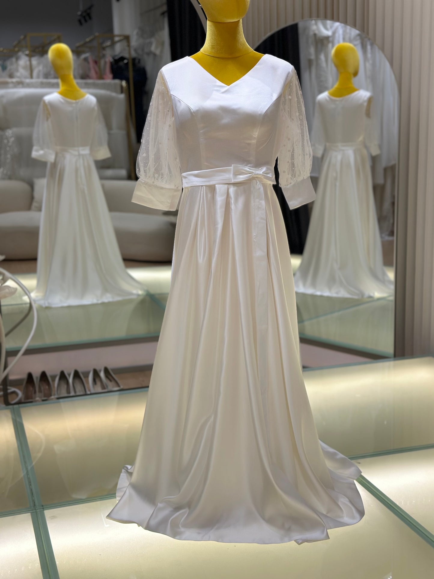 BG-WED-AME-10127 WEDDING GOWN FABRIC PLAIN WITH PLEATED SIZE XXL BUST 96 WAIST 78