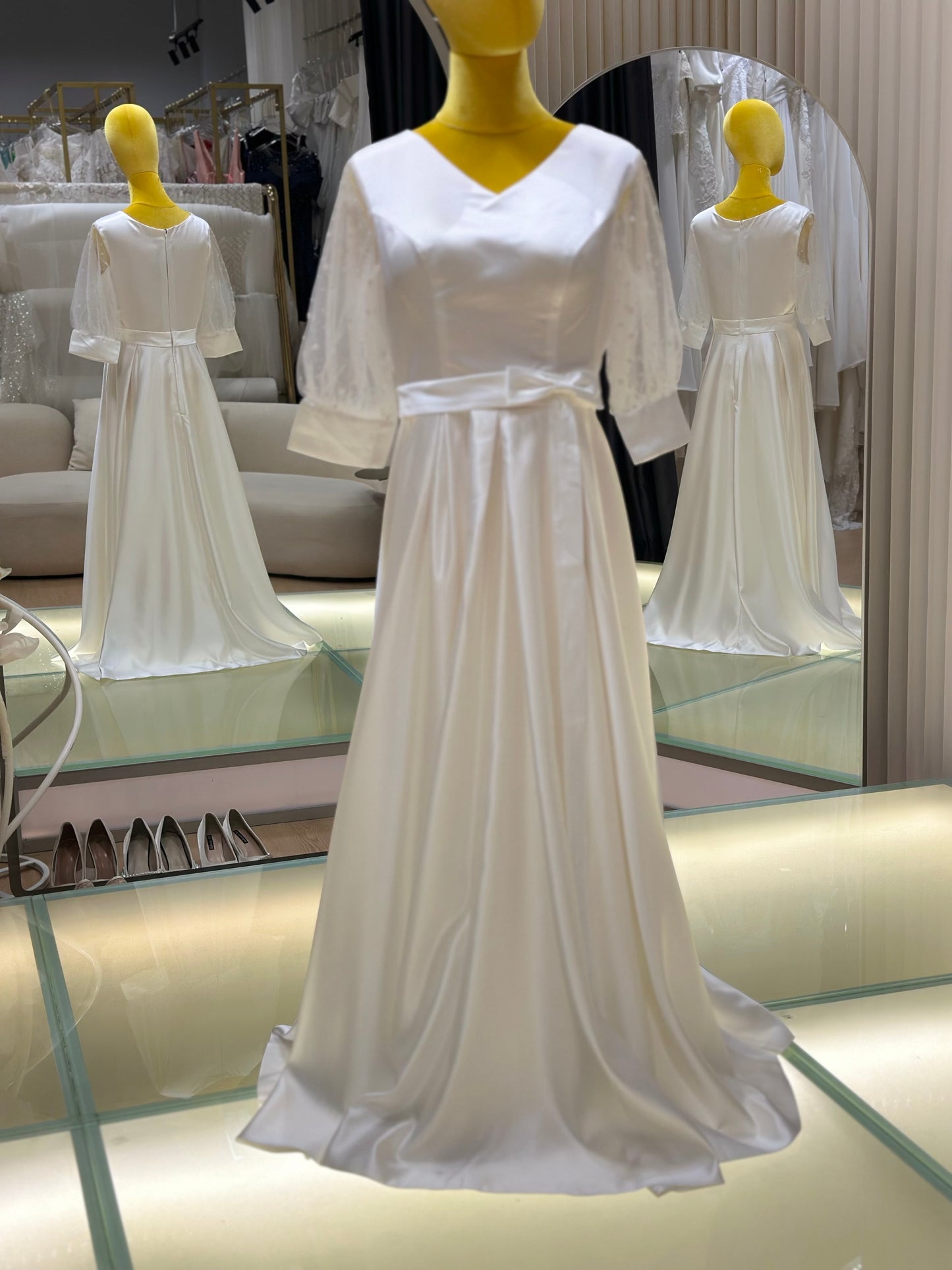 BG-WED-AME-10127 WEDDING GOWN FABRIC PLAIN WITH PLEATED SIZE XXL BUST 96 WAIST 78