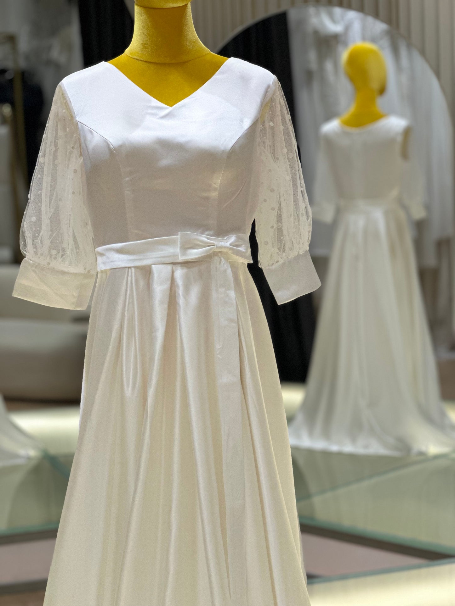 BG-WED-AME-10127 WEDDING GOWN FABRIC PLAIN WITH PLEATED SIZE XXL BUST 96 WAIST 78