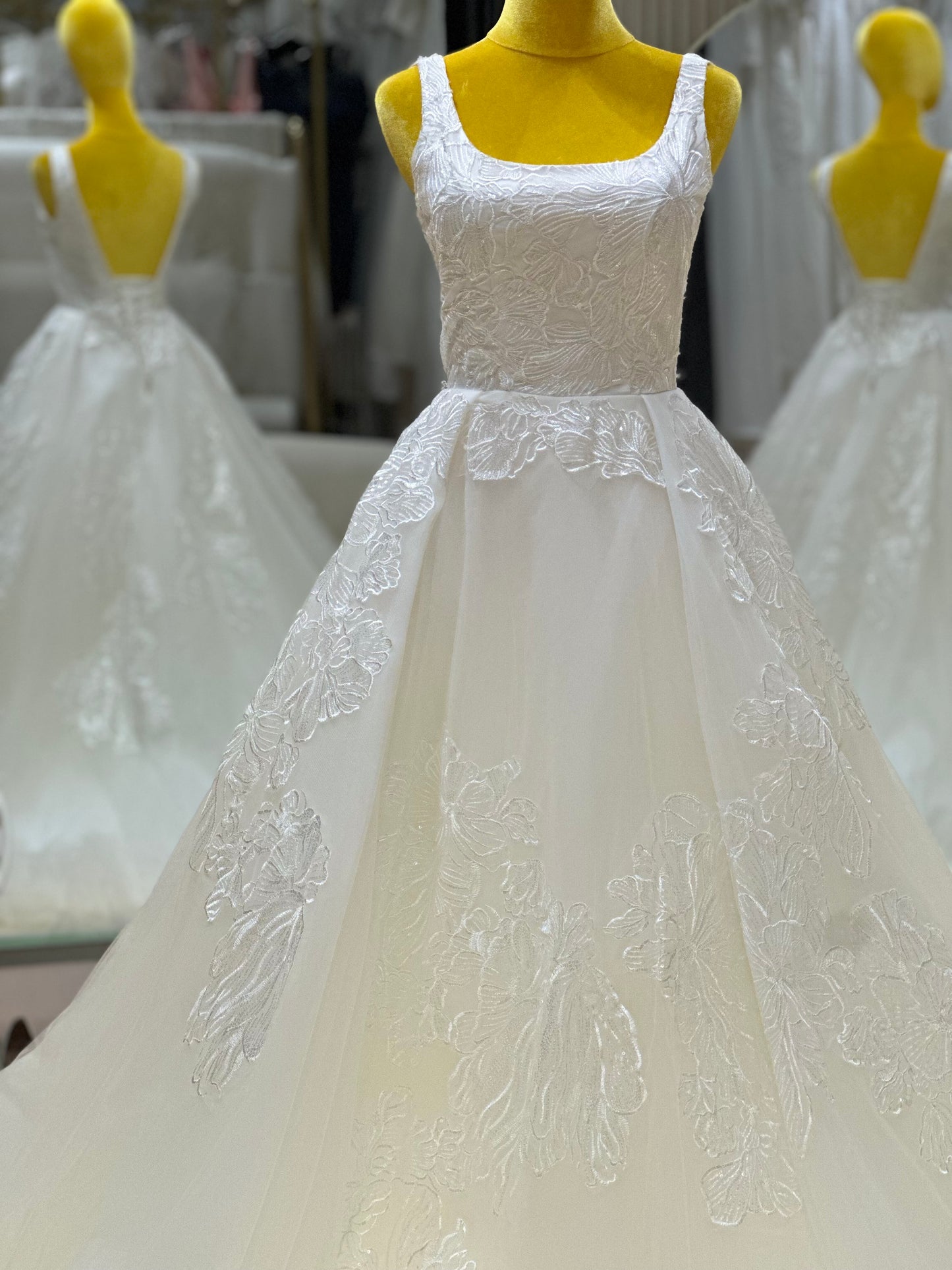 BG-WED-AME-10128 WEDDING GOWN LUX FABRIC FULL LACE SIZE XS-L BUST 78-90 WAIST 64-72