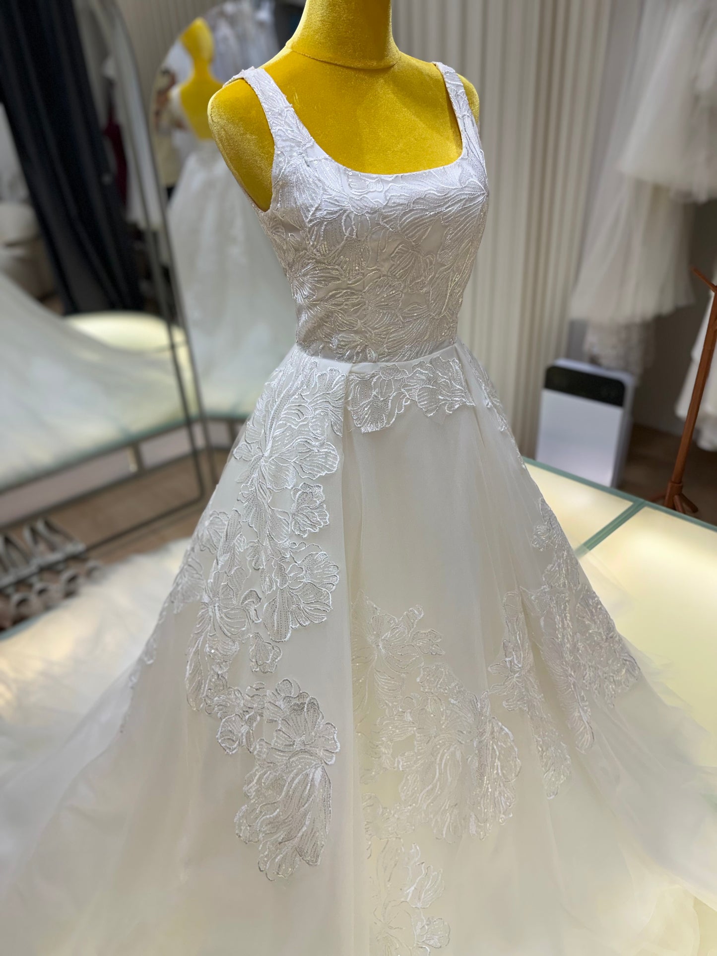 BG-WED-AME-10128 WEDDING GOWN LUX FABRIC FULL LACE SIZE XS-L BUST 78-90 WAIST 64-72