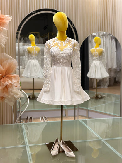 BG-WED-AME-10133 WEDDING GOWN LUX FABRIC HALF LACE WITH BEADED SIZE S BUST 80 WAIST 67