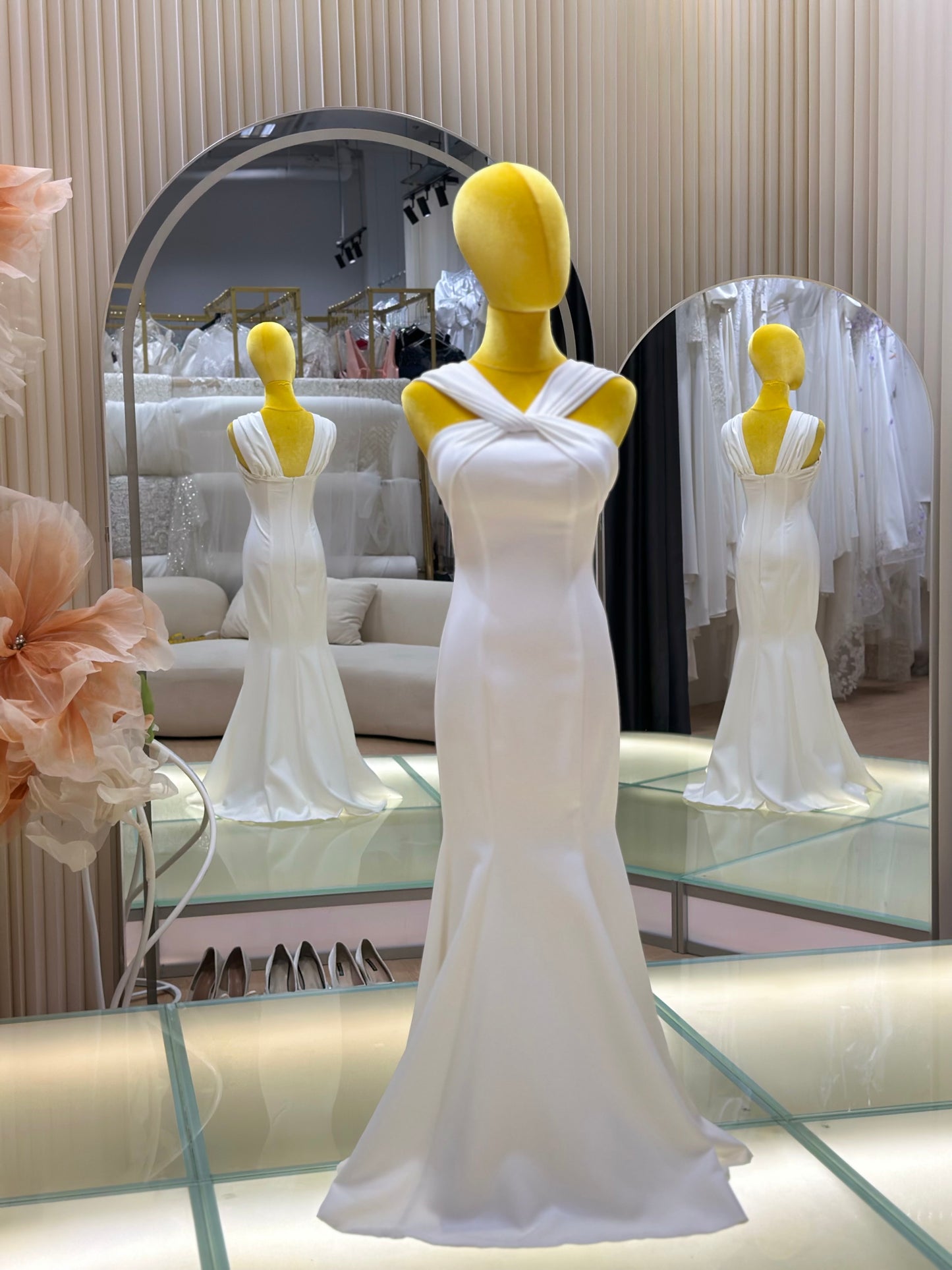 BG-WED-AME-10136 WEDDING GOWN FABRIC PLAIN WITH PLEATED SIZE XS BUST 78 WAIST 66