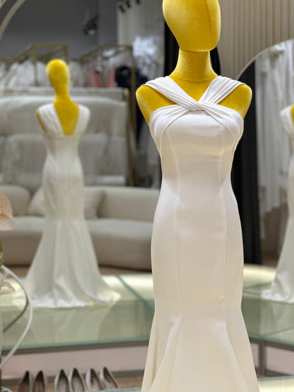 BG-WED-AME-10136 WEDDING GOWN FABRIC PLAIN WITH PLEATED SIZE XS BUST 78 WAIST 66