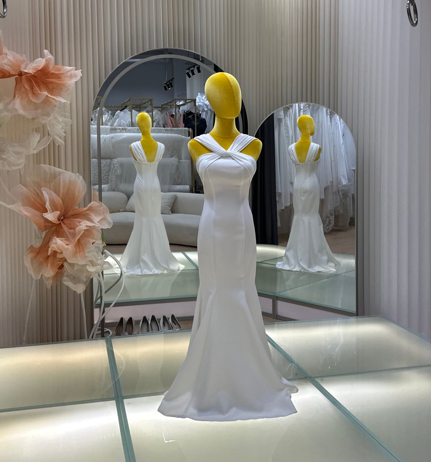 BG-WED-AME-10136 WEDDING GOWN FABRIC PLAIN WITH PLEATED SIZE XS BUST 78 WAIST 66