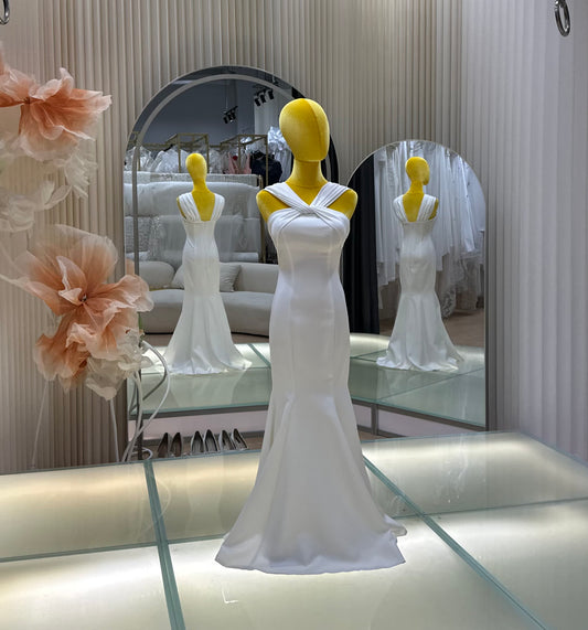 BG-WED-AME-10136 WEDDING GOWN FABRIC PLAIN WITH PLEATED SIZE XS BUST 78 WAIST 66