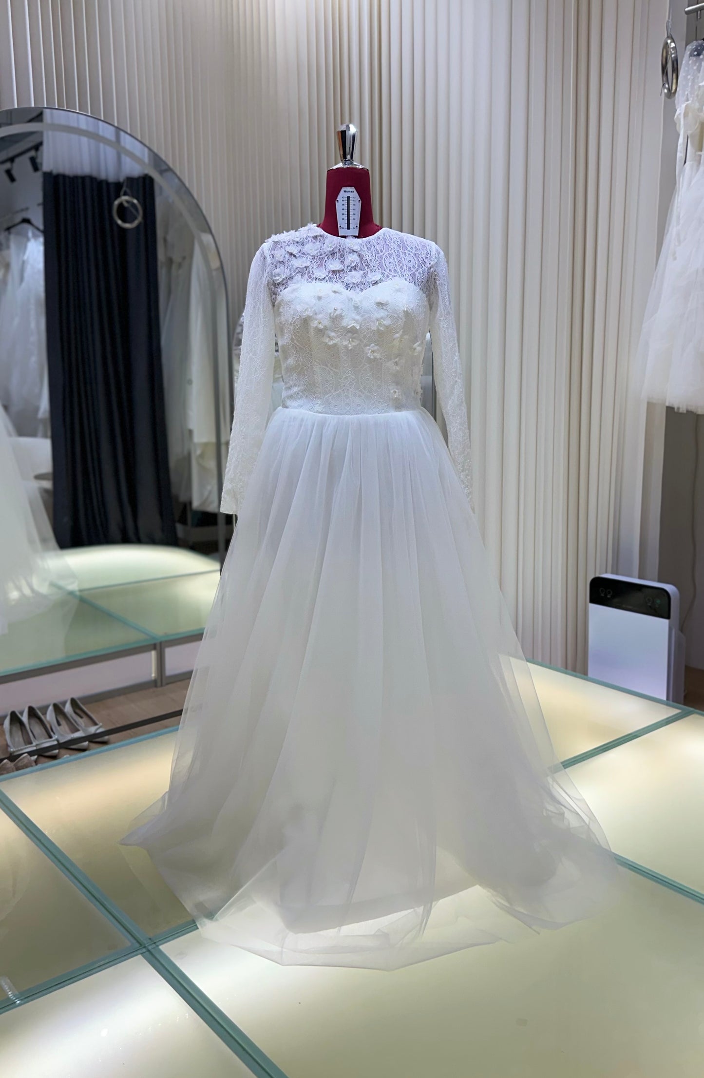 BG-WED-AME-10139 WEDDING GOWN PREMIUM FABRIC HALF LACE WITH BEADED SIZE XXL BUST 94 WAIST 80