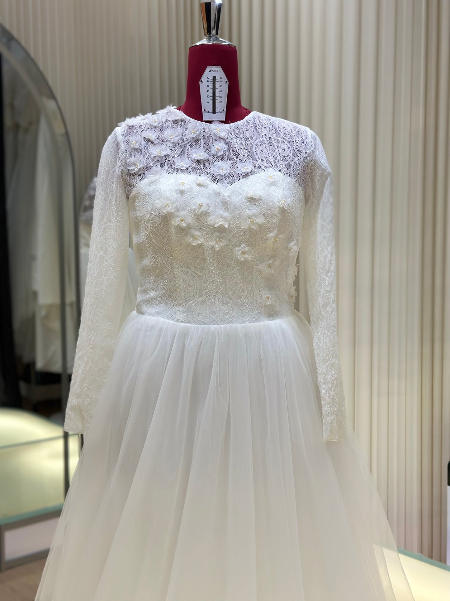 BG-WED-AME-10139 WEDDING GOWN PREMIUM FABRIC HALF LACE WITH BEADED SIZE XXL BUST 94 WAIST 80