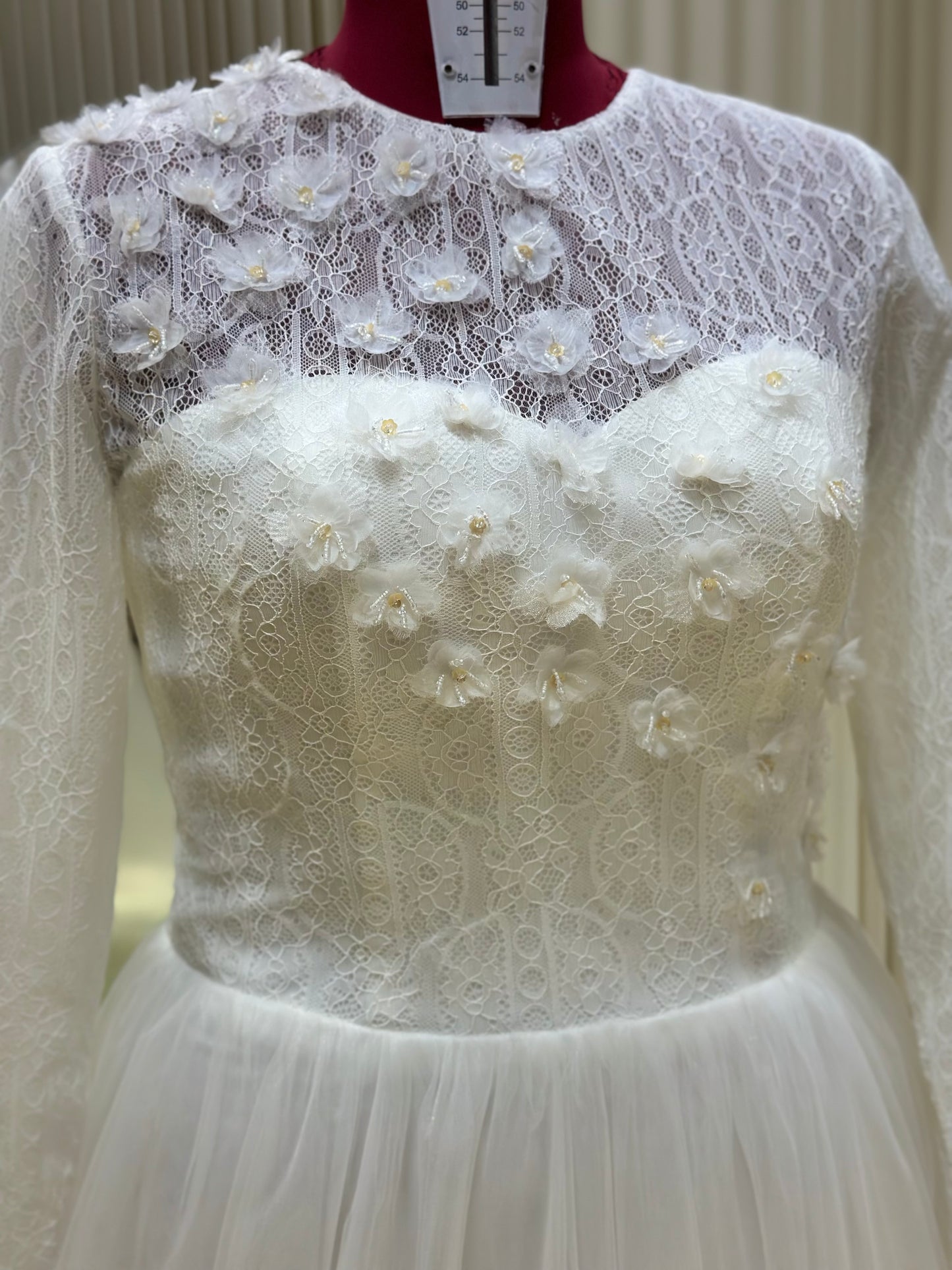 BG-WED-AME-10139 WEDDING GOWN PREMIUM FABRIC HALF LACE WITH BEADED SIZE XXL BUST 94 WAIST 80