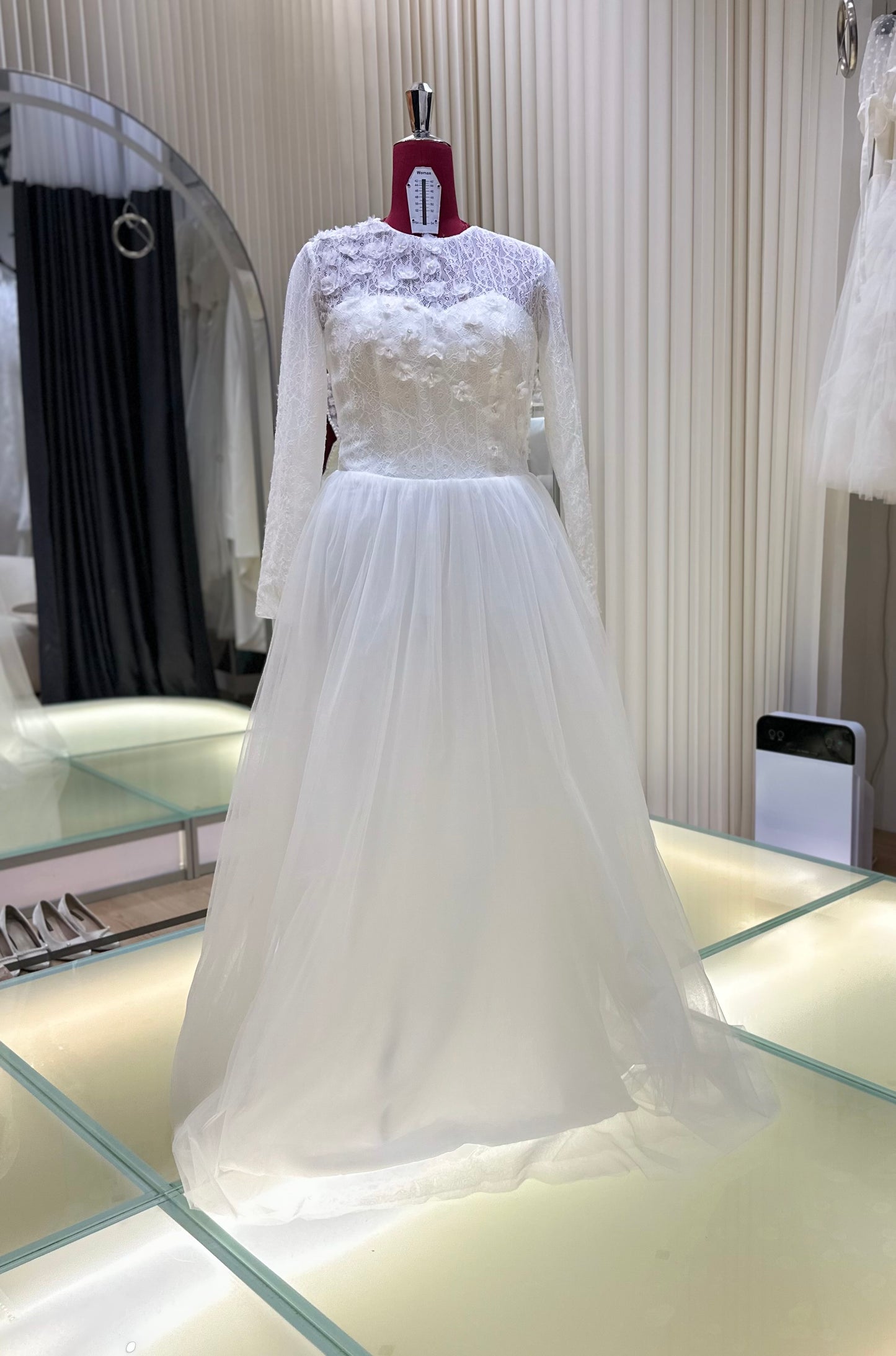 BG-WED-AME-10139 WEDDING GOWN PREMIUM FABRIC HALF LACE WITH BEADED SIZE XXL BUST 94 WAIST 80