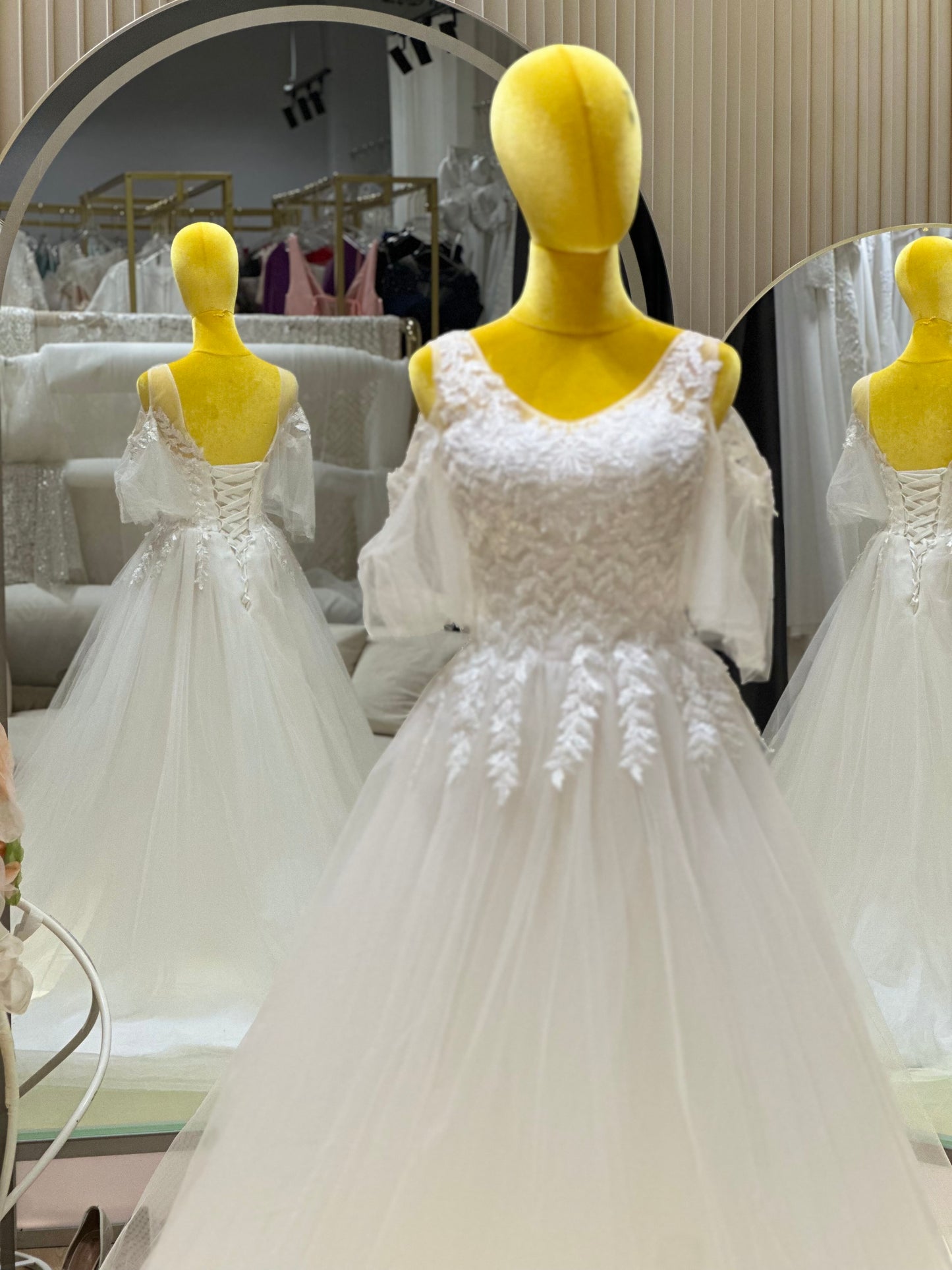 BG-WED-AME-10141 WEDDING GOWN FABRIC HALF LACE WITH BEADED SIZE M-XL BUST 84-94 WAIST 68-76