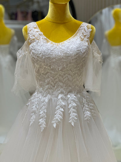 BG-WED-AME-10141 WEDDING GOWN FABRIC HALF LACE WITH BEADED SIZE M-XL BUST 84-94 WAIST 68-76