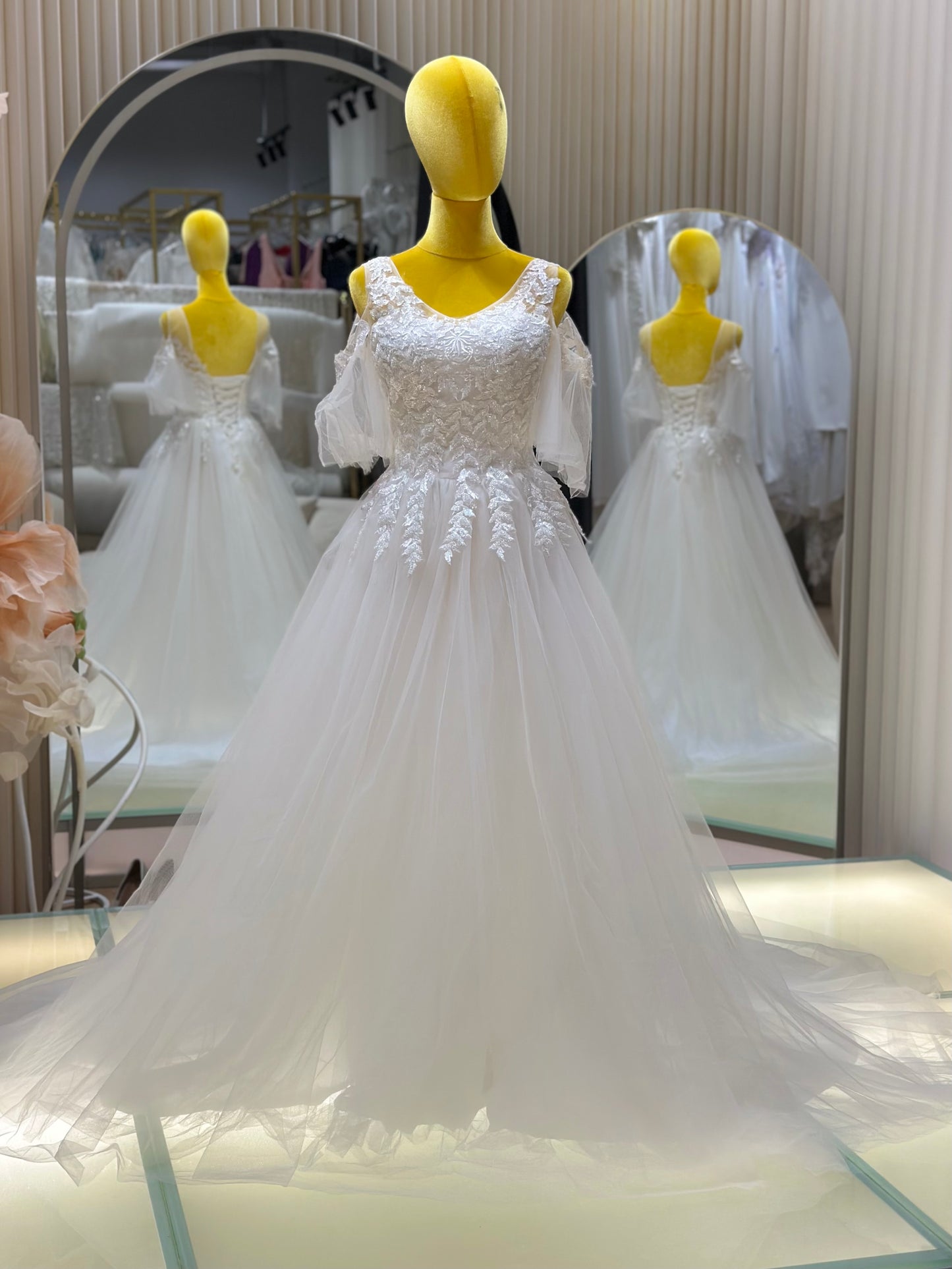 BG-WED-AME-10141 WEDDING GOWN FABRIC HALF LACE WITH BEADED SIZE M-XL BUST 84-94 WAIST 68-76