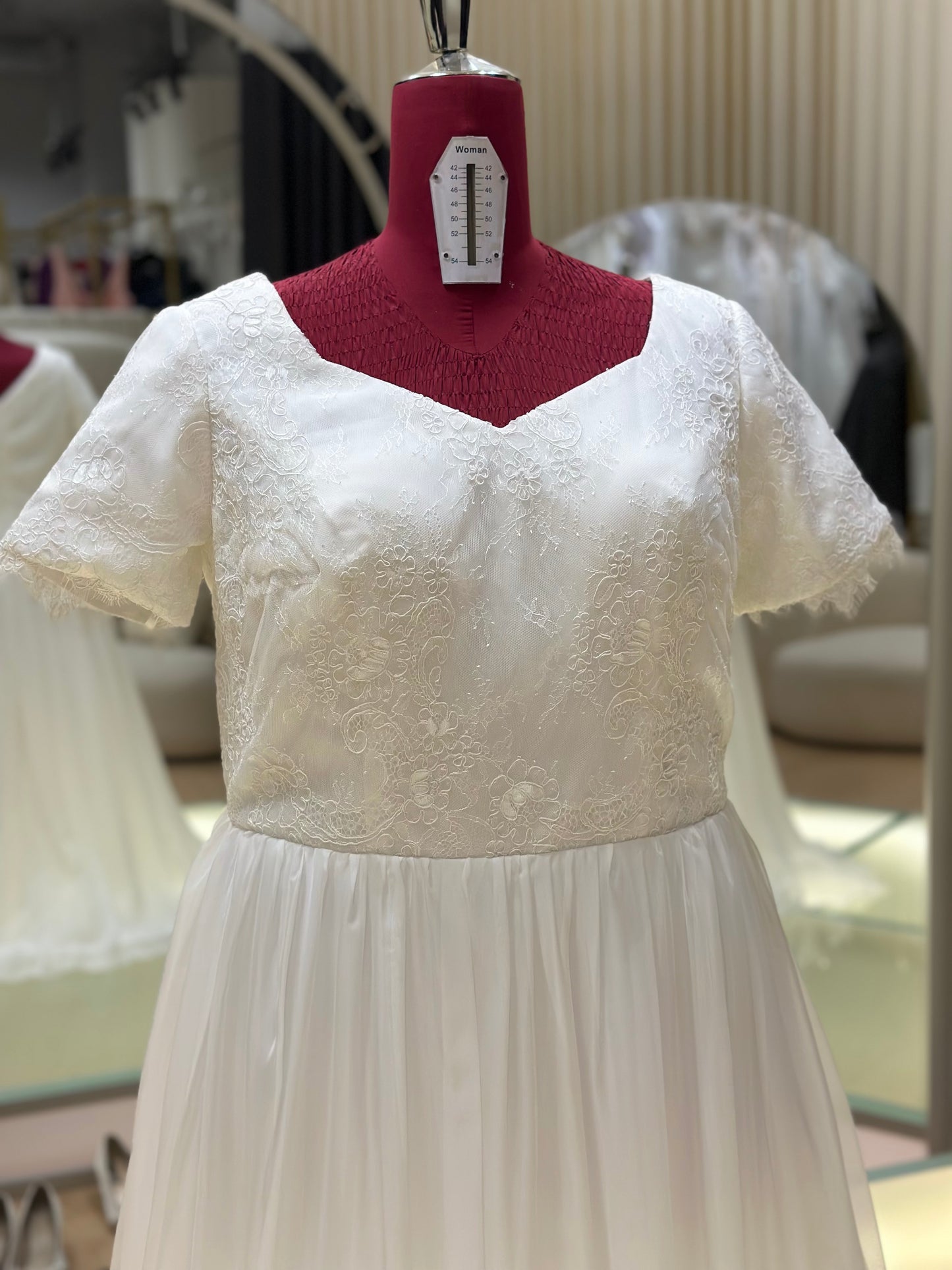 BG-WED-AME-10148 WEDDING GOWN FABRIC HALF LACE BUST 118 WAIST 98