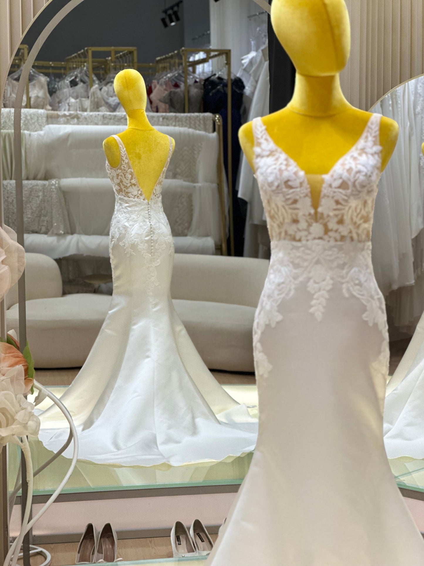 BG-WED-AME-10153 WEDDING GOWN LUX FABRIC HALF LACE SIZE M BUST 84 WAIST 68