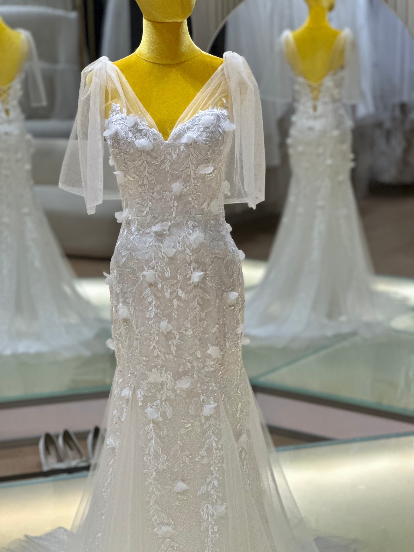 BG-WED-AME-10154 WEDDING GOWN LUX FABRIC FULL LACE SIZE L BUST 88 WAIST 71