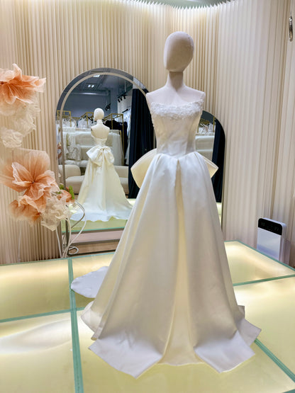 BG-WED-AME-10156 WEDDING GOWN LUX FABRIC HALF LACE WITH BEADS SIZE M-XL BUST 84-90 WAIST 68-76