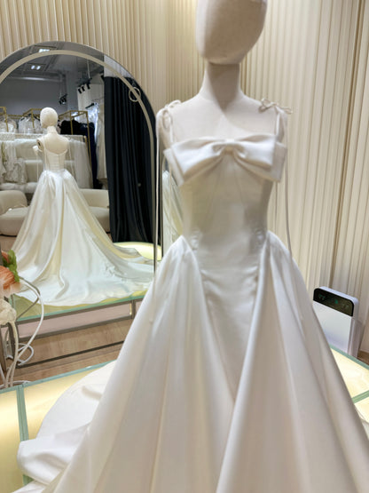 BG-WED-AME-10158 WEDDING GOWN LUX FABRIC PLAIN WITH BOW SIZE S BUST 82 WAIST 66