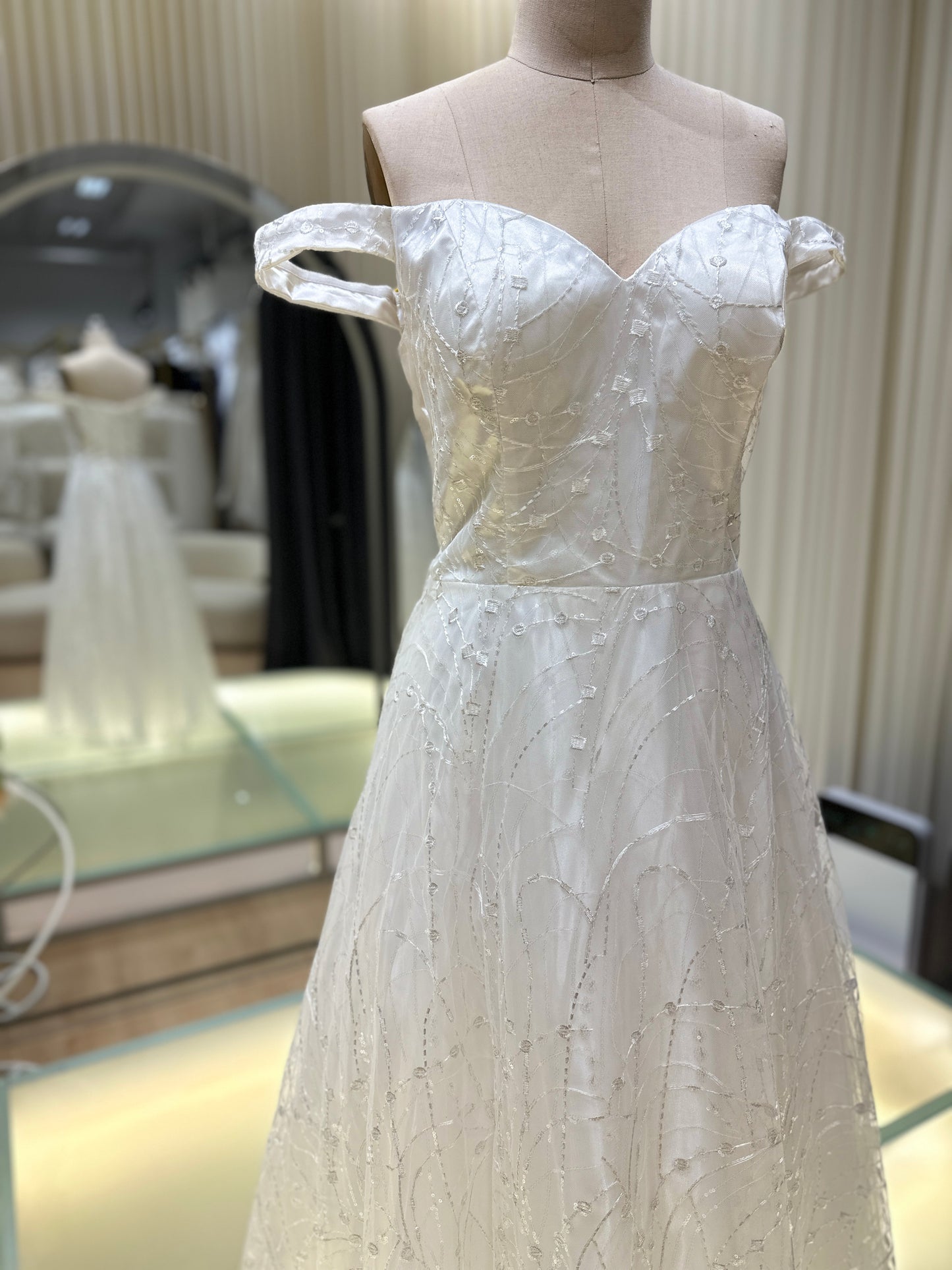 BG-WED-AME-10159 WEDDING GOWN PREMIUM FABRIC FULL LACE SIZE 4XL BUST 105 WAIST 86 / SIZE 5XL BUST 112 WAIST 94