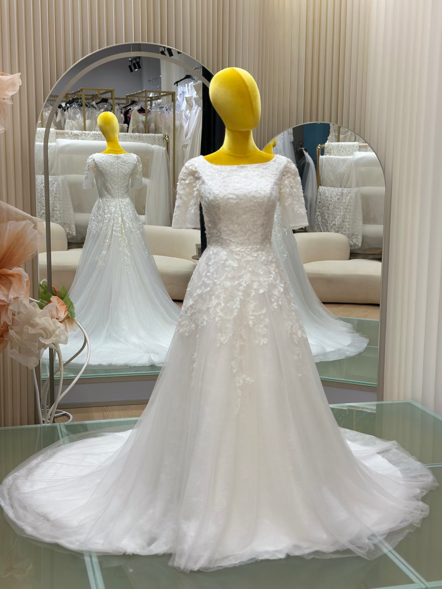 BG-WED-AME-10160 WEDDING GOWN PREMIUM FABRIC HALF LACE SIZE L BUST 88 WAIST 73