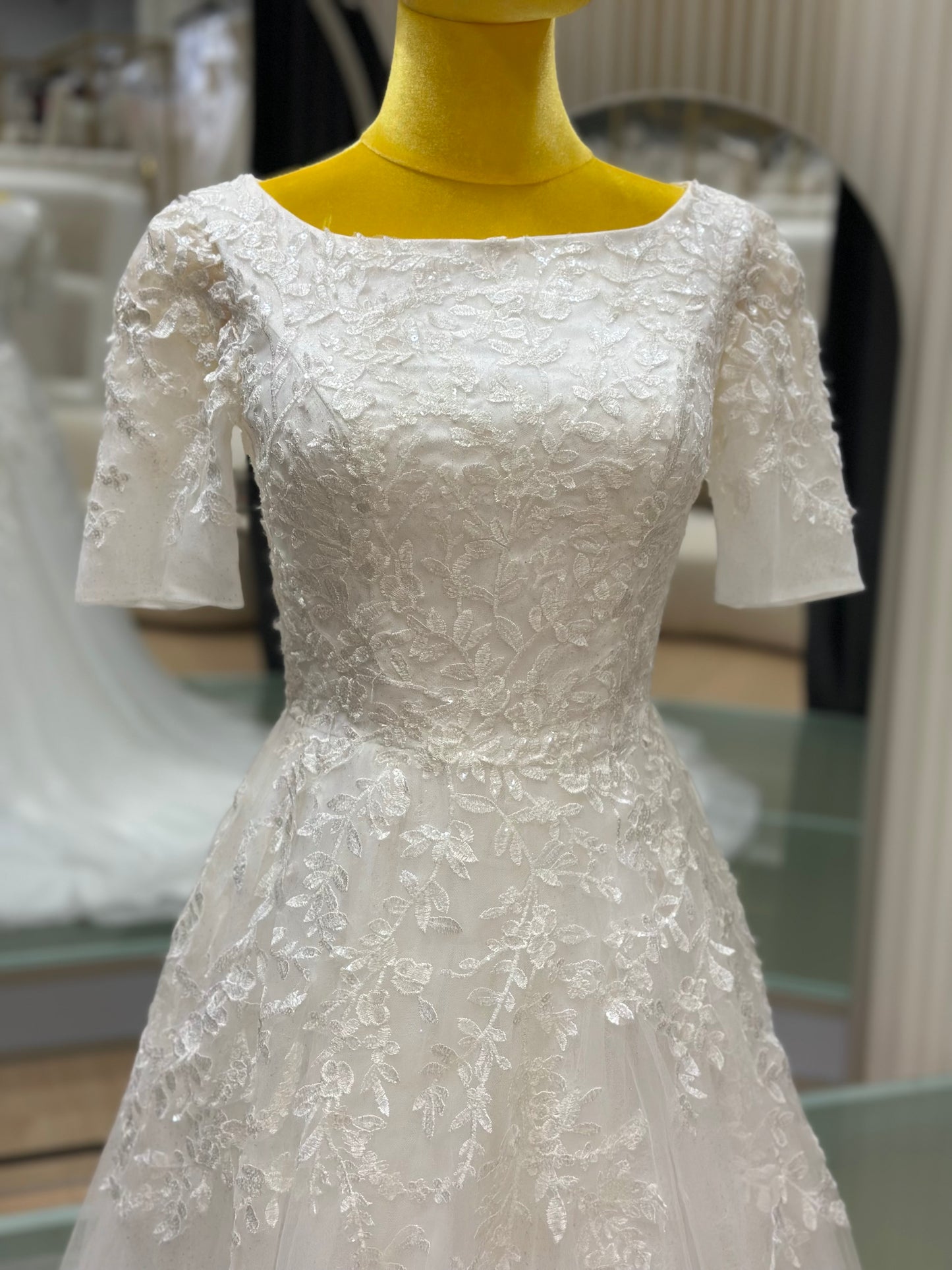 BG-WED-AME-10160 WEDDING GOWN PREMIUM FABRIC HALF LACE SIZE L BUST 88 WAIST 73