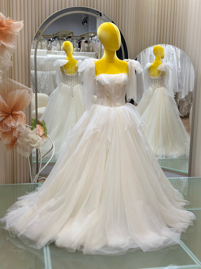 BG-WED-AME-10161 WEDDING GOWN LUX FABRIC HALF LACE WITH BEADS SIZE M-XL BUST 84-92 WAIST 68-76