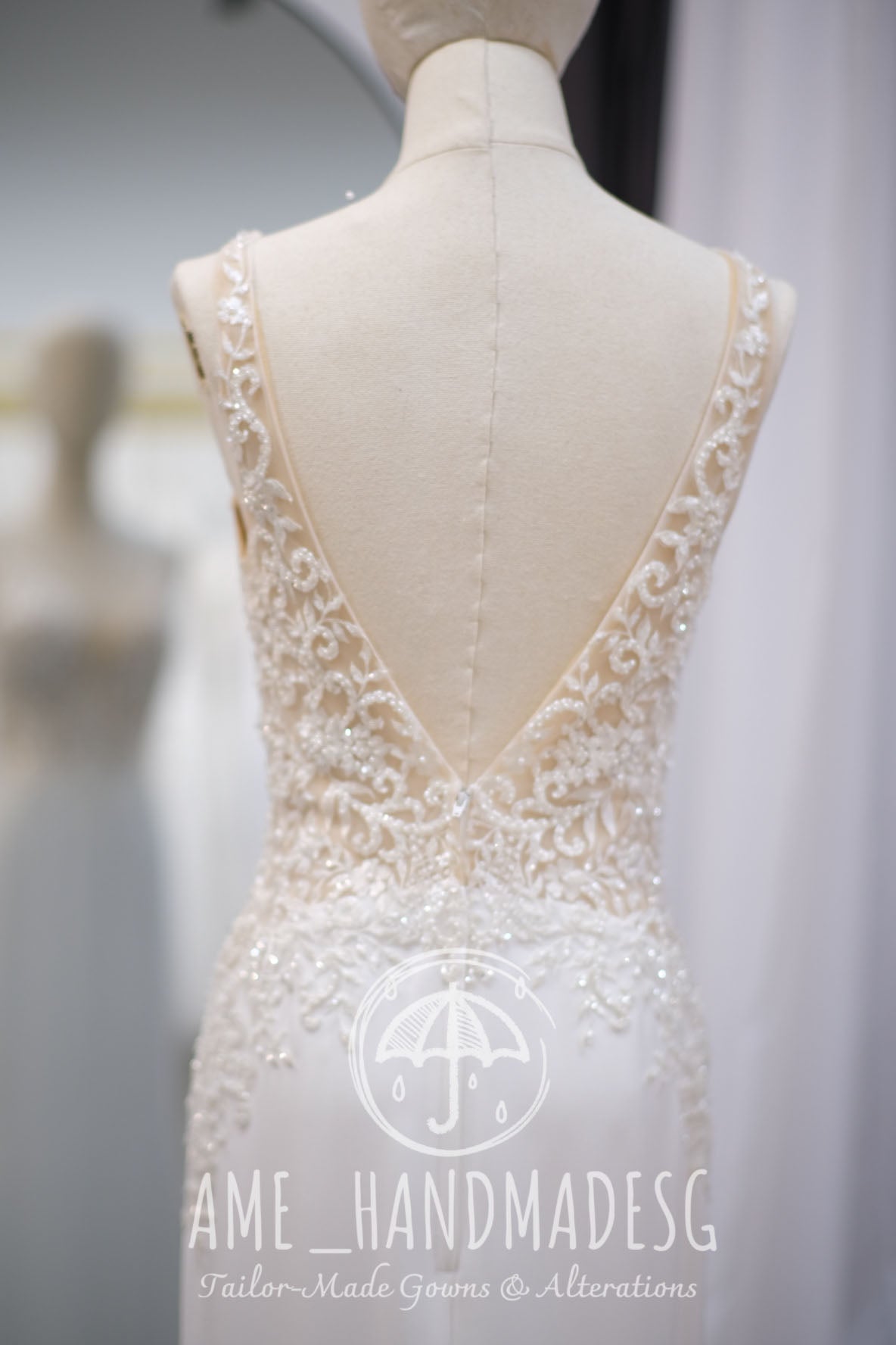 BG-WED-AME-10007 WEDDING BRIDAL GOWN PREMIUM FABRIC HALF APPLIQUE LACE WITH BEADED SIZE M. BUST 84-86, WAIST 66-68