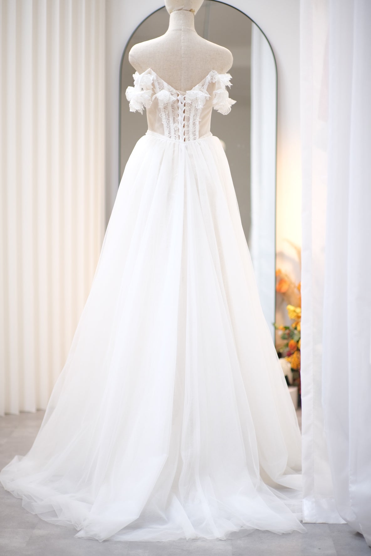 BG-WED-AME-10037 WEDDING GOWN PREMIUM FABRIC, FULL FABRIC LACE SIZE M BUST 84-86 WAIST 68-70 HIPS 98